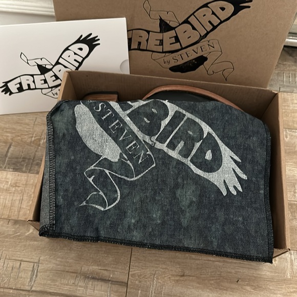 Freebird Navy Blade Leather Boots size 8- Original Box - Picture 5 of 13